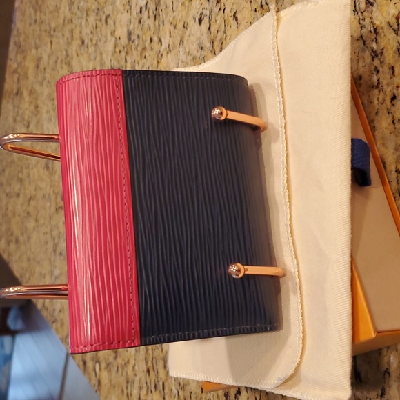 Louis Vuitton Epi Victorine Trifold Wallet in Indigo & Hot Pink W/ Box & Dustbag - Picture 2 of 16